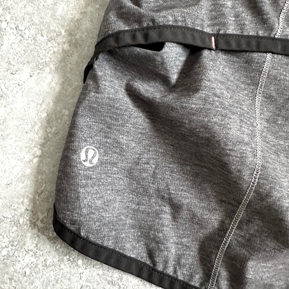 Lululemon Speed Up shorts size 8 - Picture 4 of 4